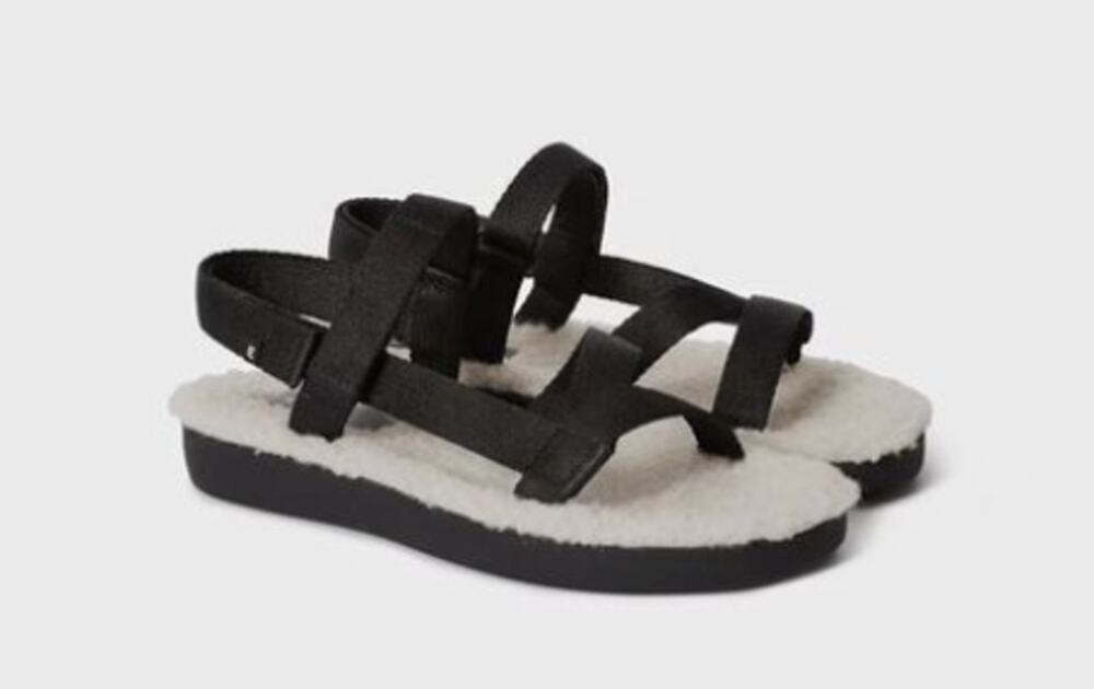 Everlane The Renewal Strappy Teddy Fur Sport Sandal Black Size 9 NEW